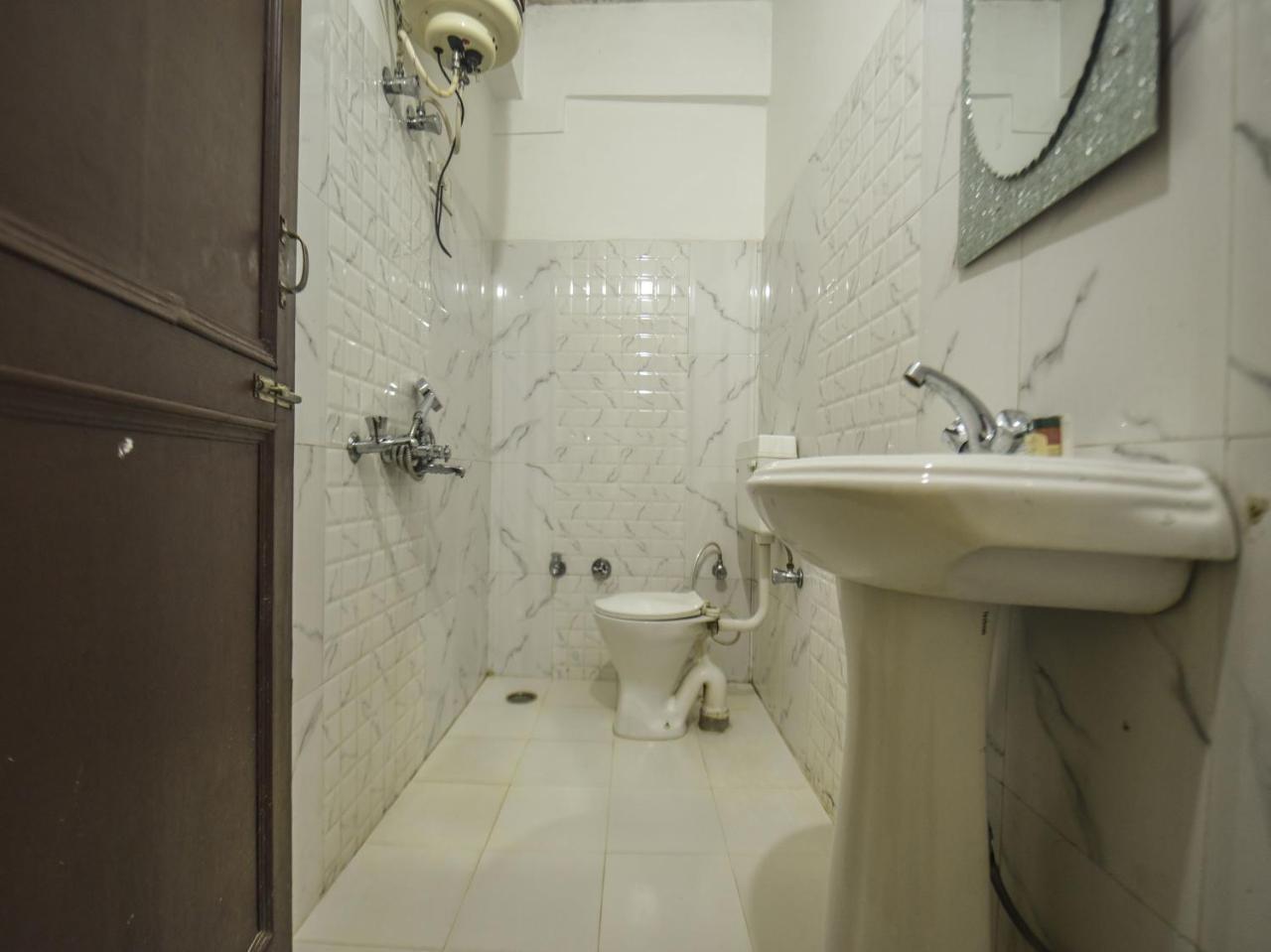 Oyo 7905 Holiday Inn Dalhousie Dış mekan fotoğraf