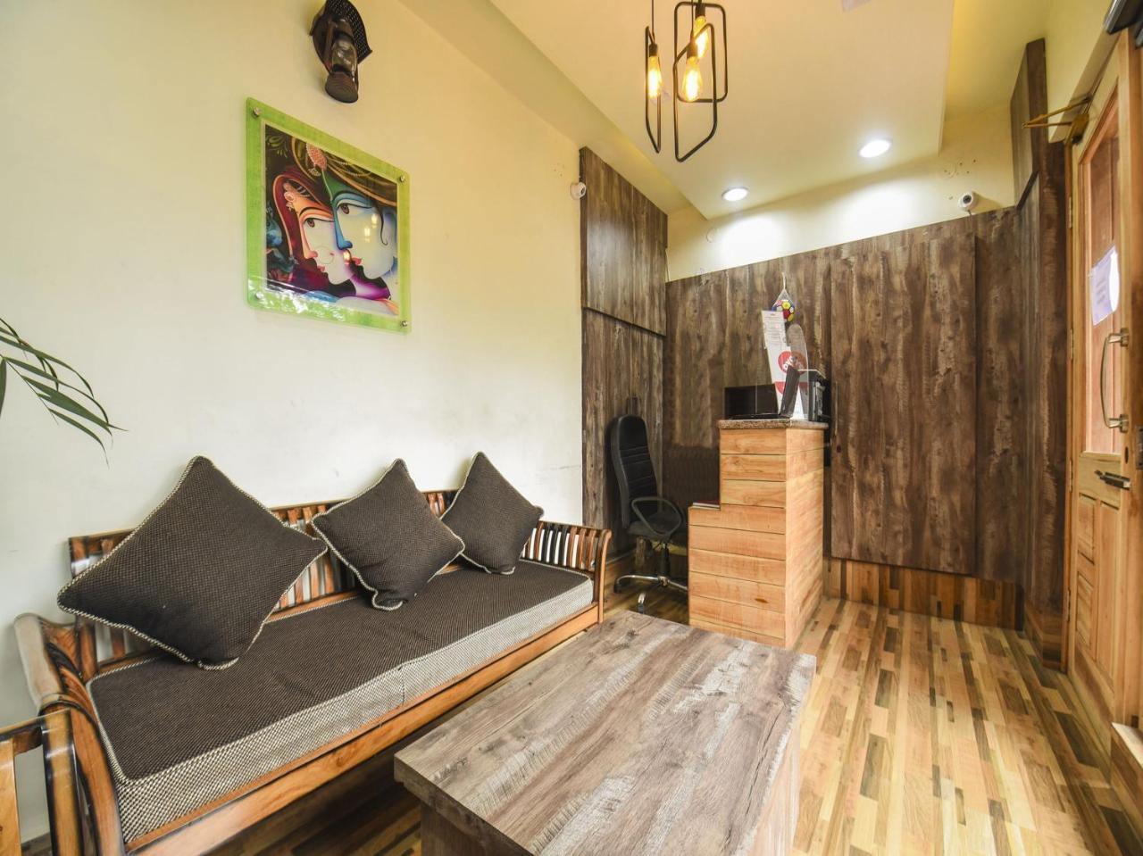 Oyo 7905 Holiday Inn Dalhousie Dış mekan fotoğraf