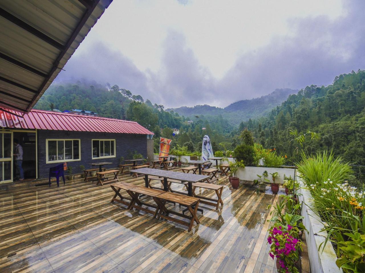 Oyo 7905 Holiday Inn Dalhousie Dış mekan fotoğraf