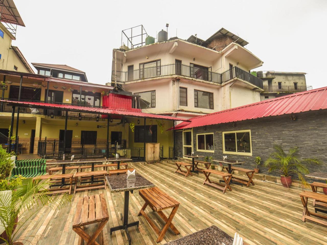 Oyo 7905 Holiday Inn Dalhousie Dış mekan fotoğraf